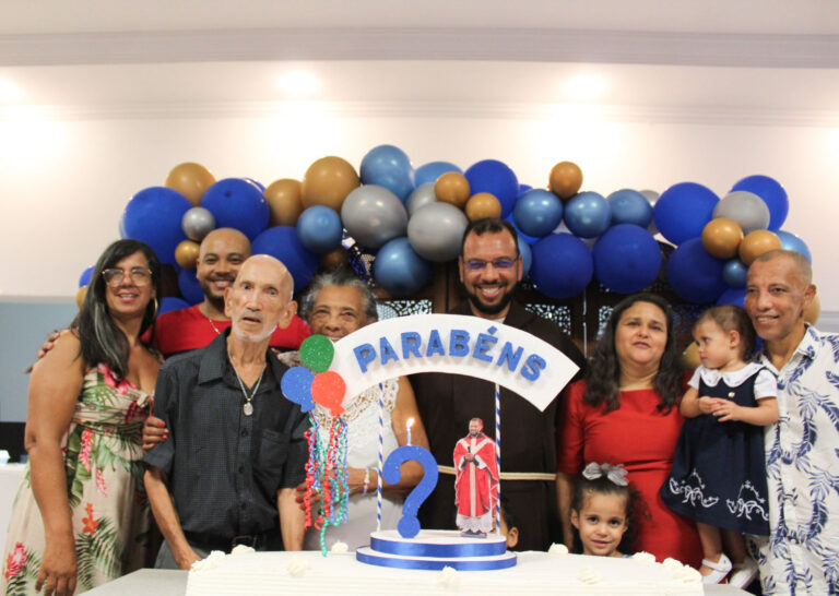 Frei Reinaldo celebra aniversário natalício com a comunidade, amigos e familiares