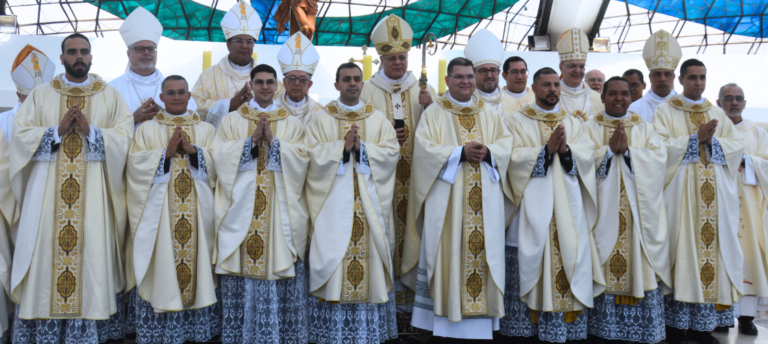 Arquidiocese de Brasília celebra a Ordenação de oito novos Presbíteros na Catedral Metropolitana